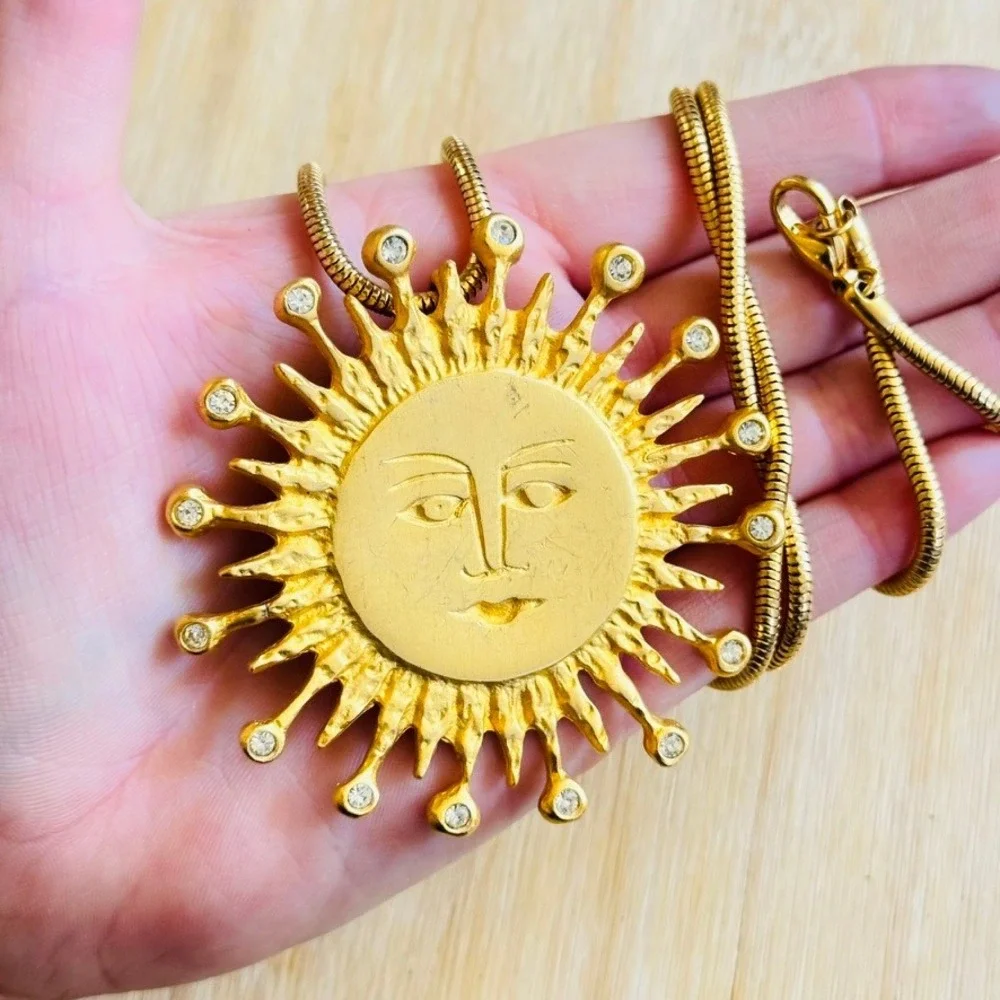 VTG The Icing Iconic Sun face Necklace Whimsical Rhinestone Gold Plated 80s 28